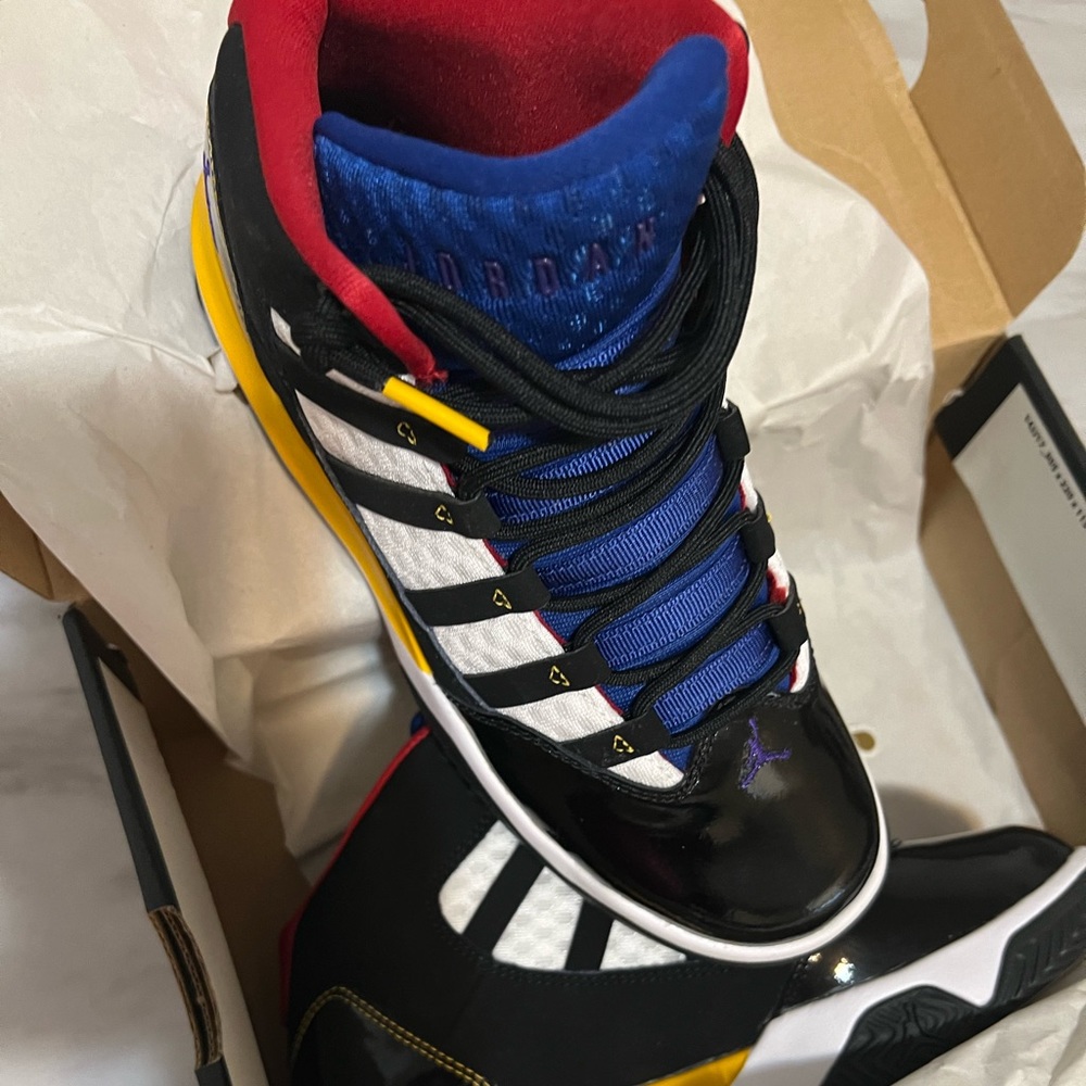 Nike Jordan Max Aura